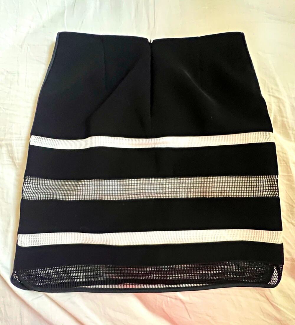 White House Black Market Women’s Black White Striped Pencil Skirt Sz 2 Short New
